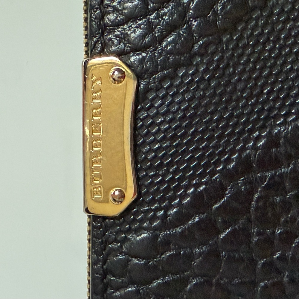 Burberry Black Leather Wallet with Embossed Texture - Picture 4 of 5
